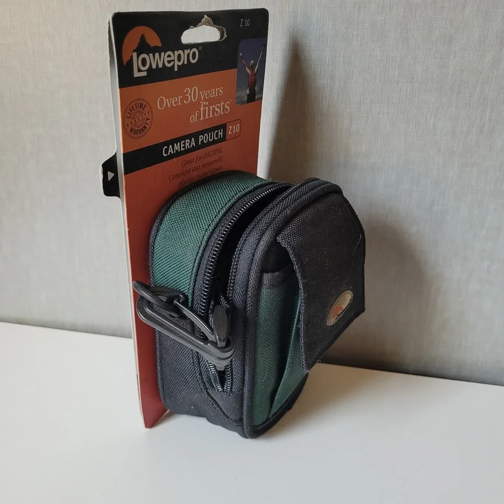 Lowepro Z10 Digital Camera Pouch Green/Black‎ Rugged Case Vintage Great Shape